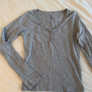 Brandy Melville Gray V-neck Long Sleeve Fitted Blouse